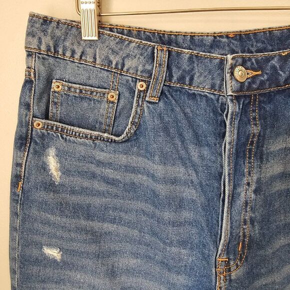 EUC H&M DIVIDED DISTRESSED JEANS HI RISE TAPERED SIZE 12 - Picture 10 of 14